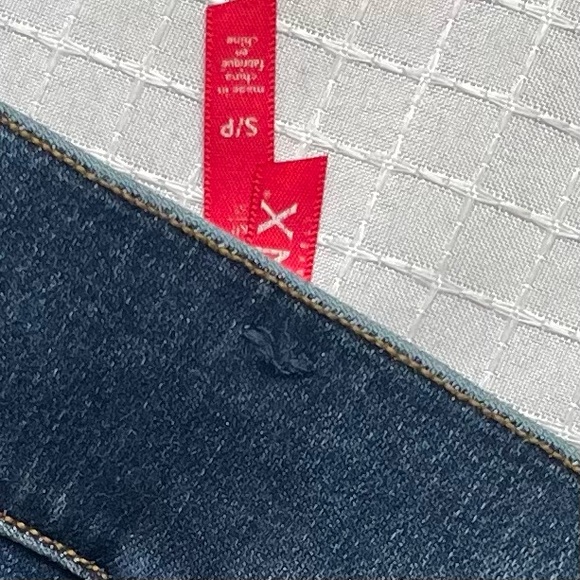 Spanx Blue Jean Jeggings Size Small Raw Hem Faux Front Pockets Distressed Flawed - Picture 12 of 14